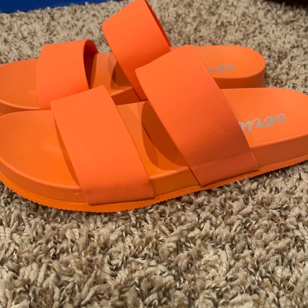 Aerie double strap pool slides